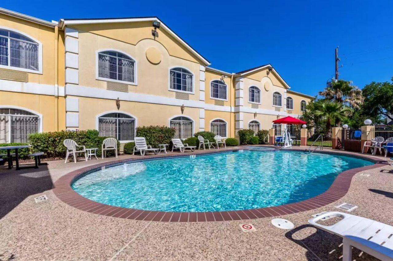 Quality Suites North Houston - Spring Exterior foto